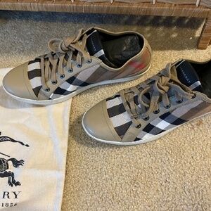 Burberry Vintage HouseCheck Low Top Sneaker
